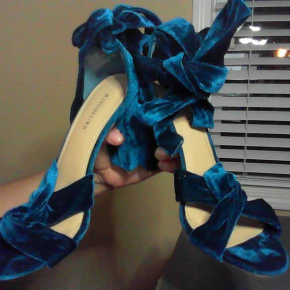 Shoes - Picture 4 of 4